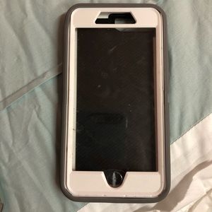 iPhone 8 + camouflage otter box